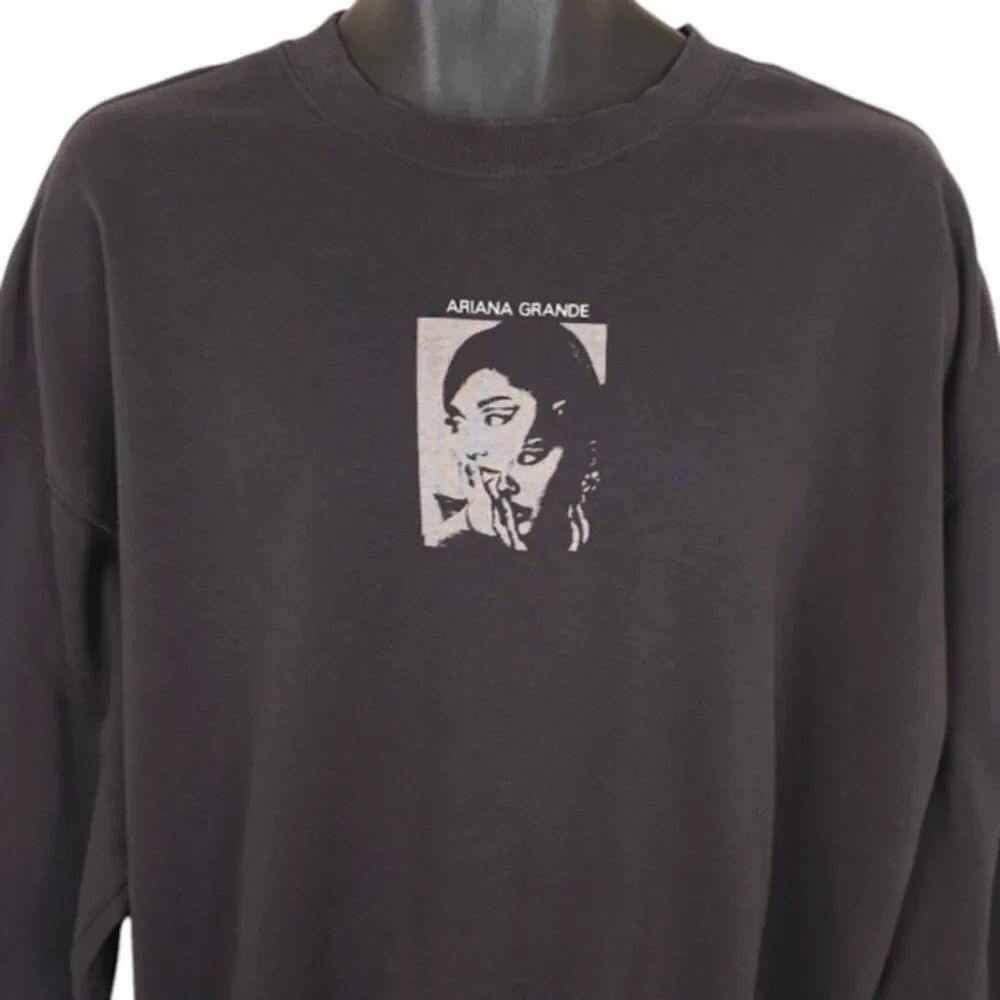 Ariana Grande Sweatshirt Womens Size Medium Black OVERSIZED